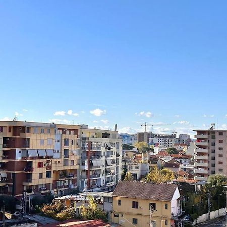 Family Living Tirana Apartment Ngoại thất bức ảnh