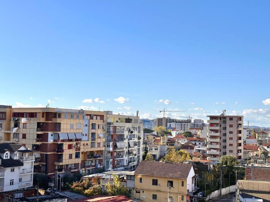 Family Living Tirana Apartment Ngoại thất bức ảnh