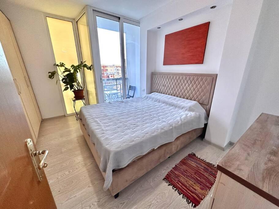 Family Living Tirana Apartment Ngoại thất bức ảnh