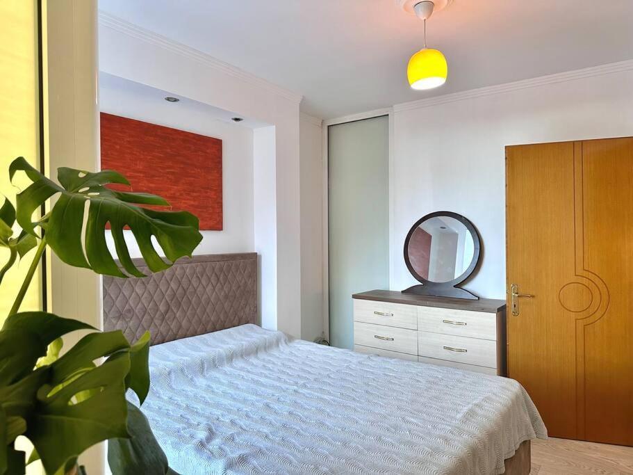 Family Living Tirana Apartment Ngoại thất bức ảnh