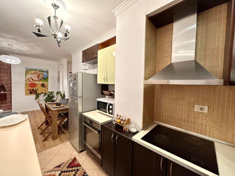 Family Living Tirana Apartment Ngoại thất bức ảnh